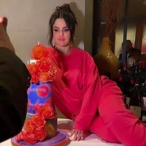 ASO Selena Gomez H2OFagerholt Cream Doctor 2 Pants and sweatshirt - Raspberry XS